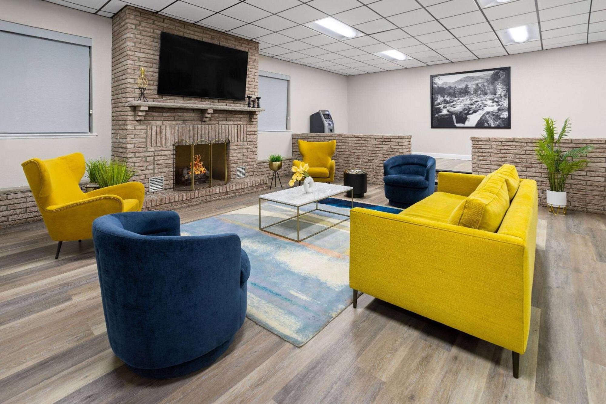 Super 8 By Wyndham Henrietta/Rochester Area Buitenkant foto