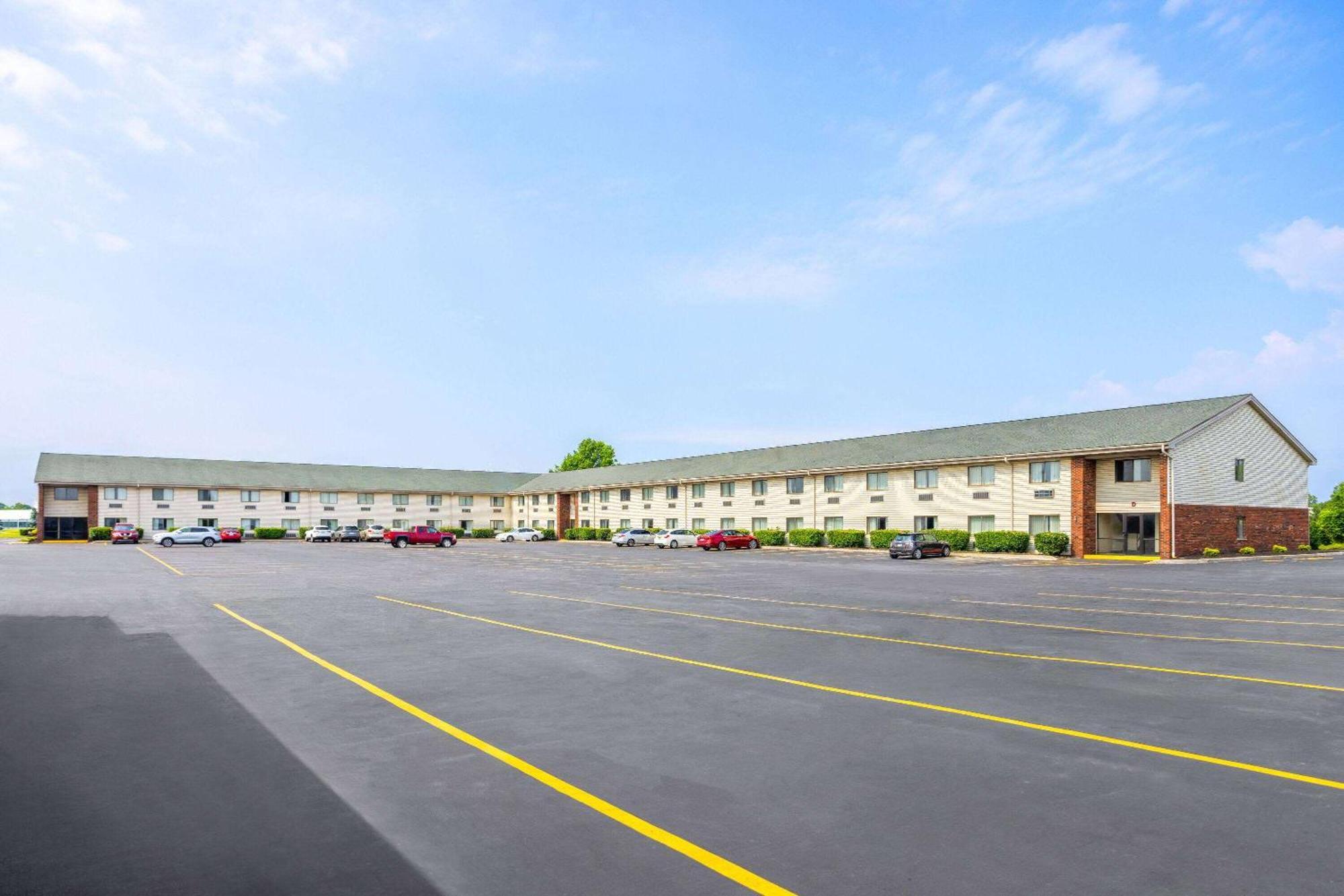 Super 8 By Wyndham Henrietta/Rochester Area Buitenkant foto